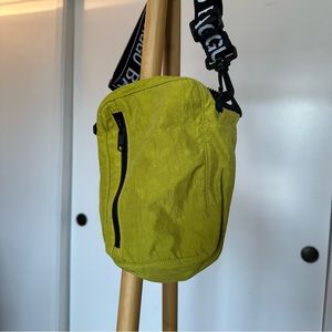 ⭐️RARE ⭐️ BAGGU Crossbody Sport in Chartreuse